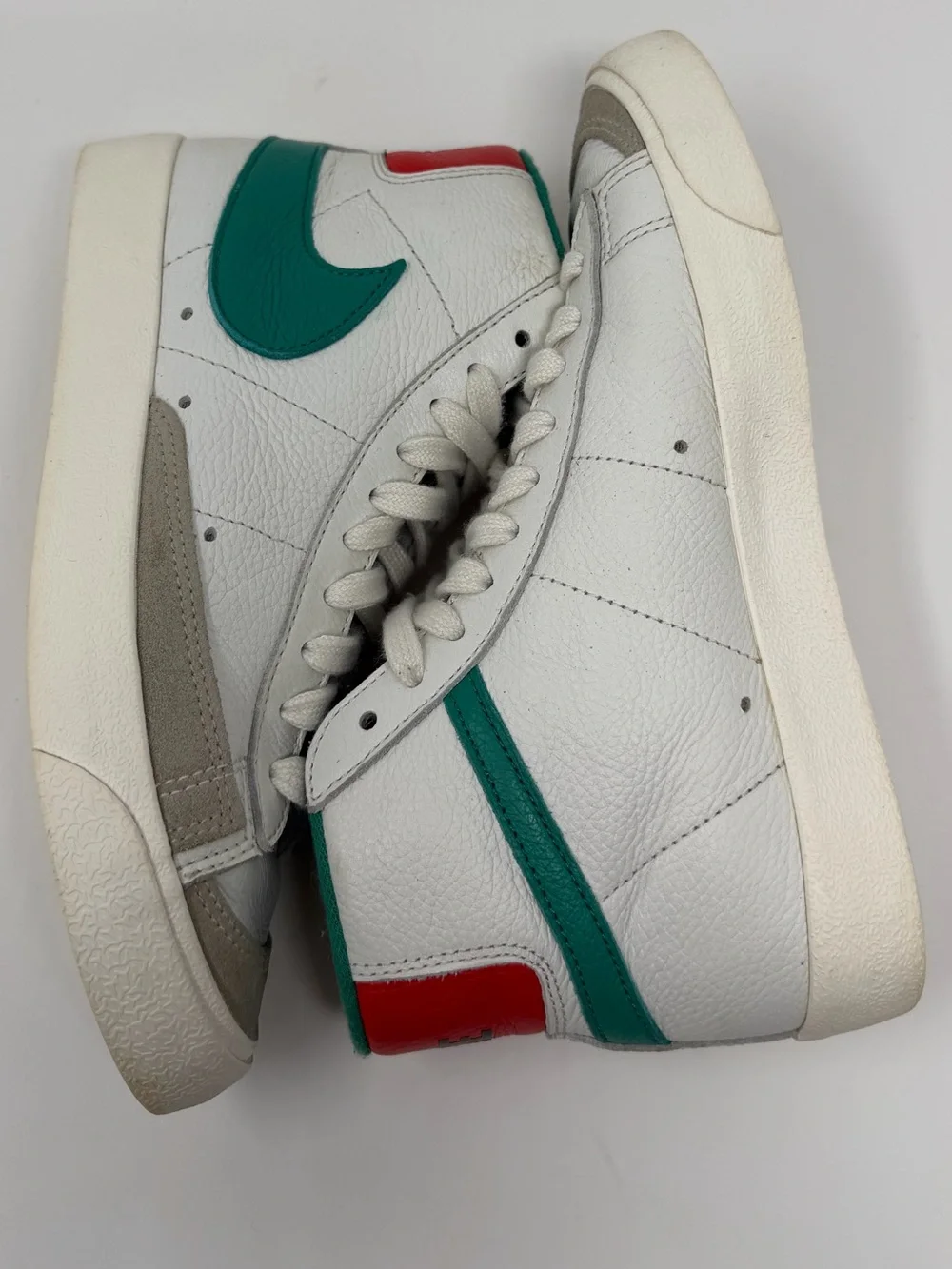 Nike High-Top Sneakers in White, Teal, and Gray & Red Sz. 4.5